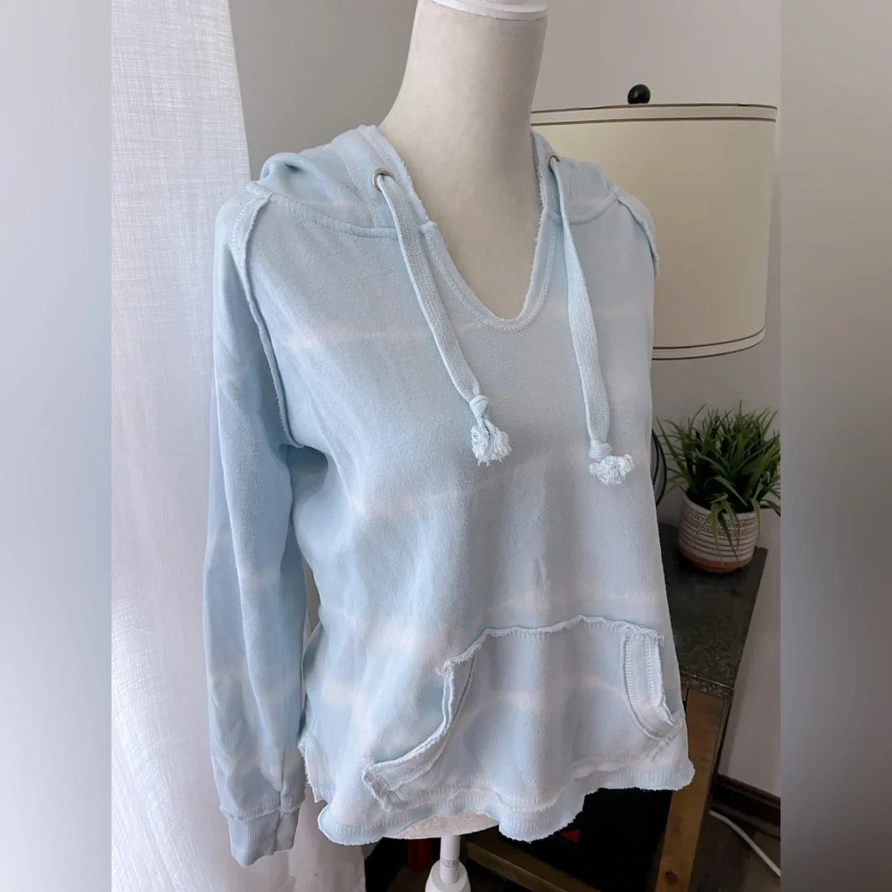 Ocean drive Light Blue tie dye Hoodie - Picture 4 of 7